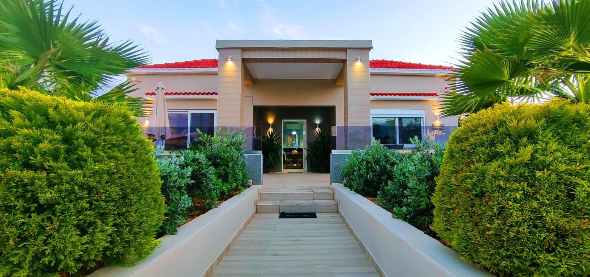 Luxury Villa Eva-Mari With Jacuzzi, 50M From The Beach Stalos Exterior photo
