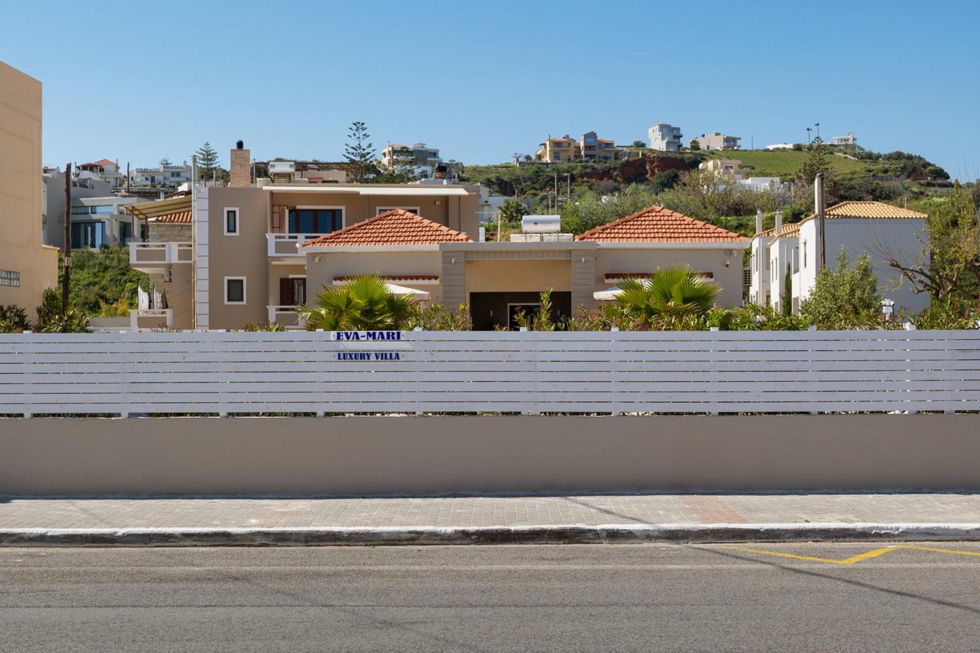 Luxury Villa Eva-Mari With Jacuzzi, 50M From The Beach Stalos Exterior photo